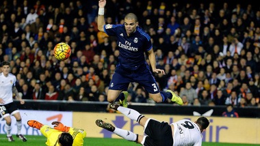 Liga: Valencia-Real Madrid 2-2 le immagini della gara