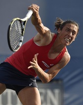 Tennis, Auckland: brutto esordio per Schiavone, ko con Paszek