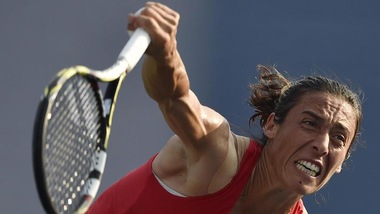 Tennis, Auckland: brutto esordio per Schiavone, ko con Paszek