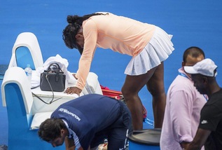 Serena Williams, ginocchio ko. Si ritira dalla Hopman Cup