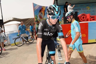 Ciclismo, Froome rinnova il contratto con il Team Sky fino al 2018
