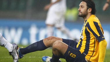 Serie A Verona, Toni si ferma: risentimento muscolare
