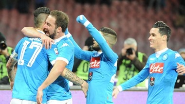 Serie A Napoli-Sassuolo 3-1: Callejon-Higuain show, azzurri ancora al comando