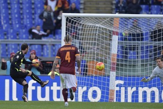 Serie A Roma-Verona 1-1: Pazzini risponde a Nainggolan