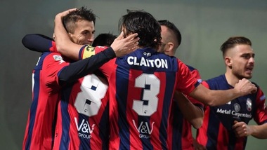 Serie B Crotone-Cagliari e Entella-Ascoli, segui le sfide in tempo reale
