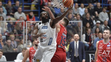 Basket Eurocup, impresa Trento in Turchia