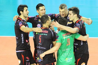 Cucine Lube Civitanova già qualificata ai play off. 3-0 allo Skra