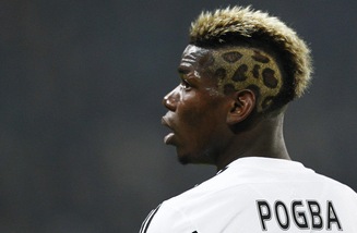 Juventus, Pogba allo Stadium con il nuovo look leopardato