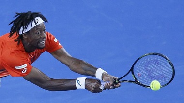Australian Open, Monfils in volo come Buffon