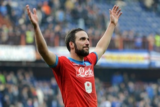 Serie A Napoli, Higuain in forma: Grassi inizia il recupero