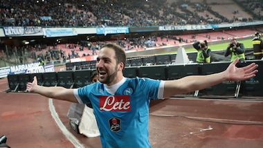 Serie A Napoli, Higuain: «Se arrivo a 30 gol mi taglio la barba»