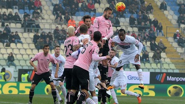 Serie A: Carpi-Palermo 1-1, il rigore di Mancosu e l'incornata di Gilardino