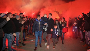 Atalanta, fuochi d'artificio per salutare Denis