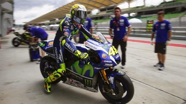MotoGp: Valentino Rossi alle spalle di Lorenzo negli ultimi test