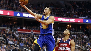 Basket NBA, Curry fa 51 e va da Obama