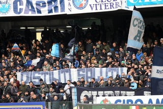 Napoli-Carpi, Curva A aperta solo per abbonati