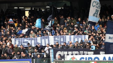 Napoli-Carpi, Curva A aperta solo per abbonati