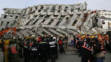 Taiwan scossa da un terremoto, crollano alcuni palazzi