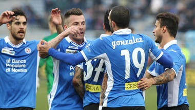 Serie B: Novara show con un poker, Cagliari di nuovo in testa