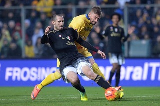 Juventus, Chiellini out col Napoli? Allegri non cambia la difesa a 3