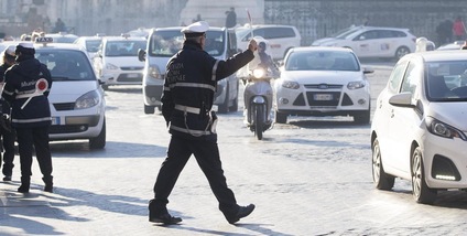 Guidare senza patente? “Solo” una multa