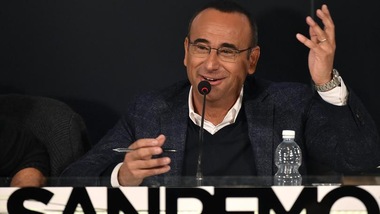 Juventus-Napoli, Carlo Conti ci prova: «Guardate il Festival di Sanremo»