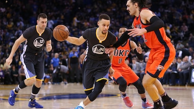Curry sbanca Phoenix, Golden State da record
