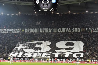 Tragedia Heysel, Mole Antonelliana con la scritta "+39 rispetto"