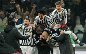 Zaza lancia la Juventus in testa: battuto il Napoli 1-0. Stadium in festa