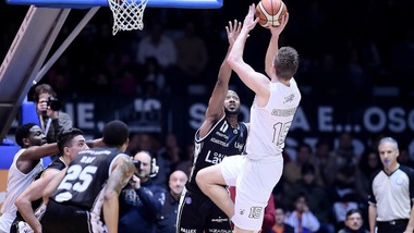 Gaddefors beffa Bologna, colpo-Orlandina a Varese