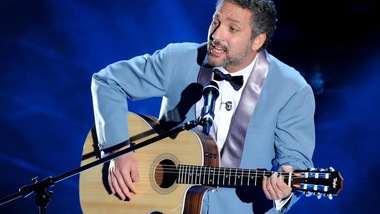 Beppe Fiorello porta Modugno a teatro