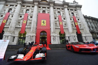 Ferrari, Soros compra lo 0,45% e il Cavallino si impenna