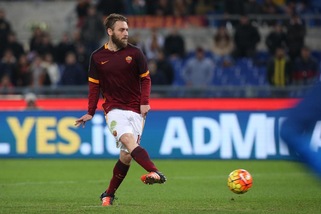 Serie A Roma, De Rossi fermo: attesa per gli esami