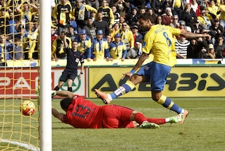 Liga: Las Palmas-Barcellona 1-2, segnano Suarez e Neymar
