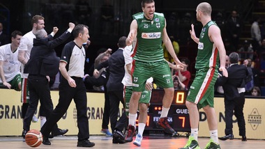 Final Eight, Cervi porta in finale Avellino