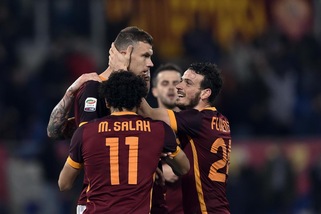 Serie A, Roma-Palermo: show giallorosso con Salah e Dzeko