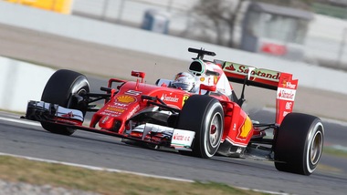 F1, Barcellona: Vettel vola nelle prove del mattino