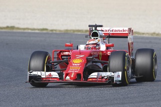 F1 Barcellona: Raikkonen ancora primo nei test