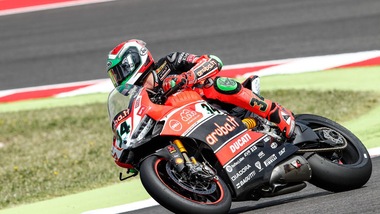 Superbike Ducati, Giugliano: «E' cambiato tanto, felice del podio»