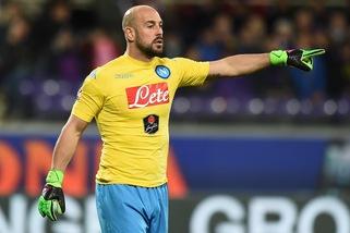 Napoli, la carica di Reina: «Scudetto ancora possibile»