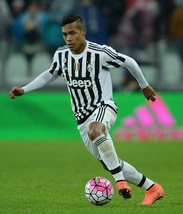 Juventus, ma che spreco Alex Sandro in panca!