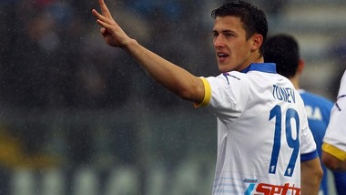 Serie A Frosinone, per Tonev lesione all'adduttore