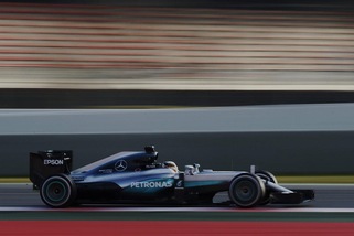 F1: a Barcellona vola Hamilton, Vettel è terzo