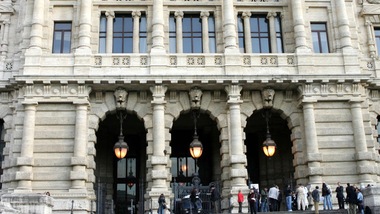 Cassazione: insulti su Facebook equiparabili a quelli a mezzo stampa