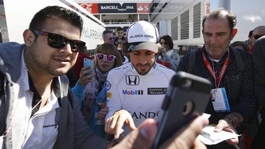 F1, dalla Spagna: «Mercedes voleva Alonso al posto di Hamilton»