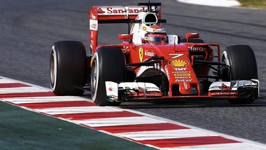 F1 Barcellona, Kimi ancora in testa