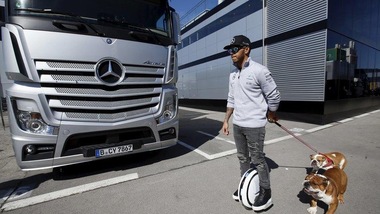 Hamilton duro: «La MotoGp è più spettacolare della F1»