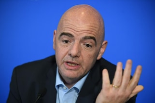 Fifa, è ufficiale: sì alla moviola in campo. Infantino: «Giornata storica»