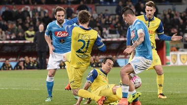 Serie A, diretta Napoli-Chievo 3-1: Callejon gol al 70'
