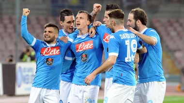 Serie A, Napoli-Chievo 3-1: gli azzurri agganciano la Juventus
